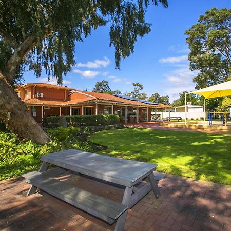 Banksia Tourist Park Hotel Perth Exterior foto